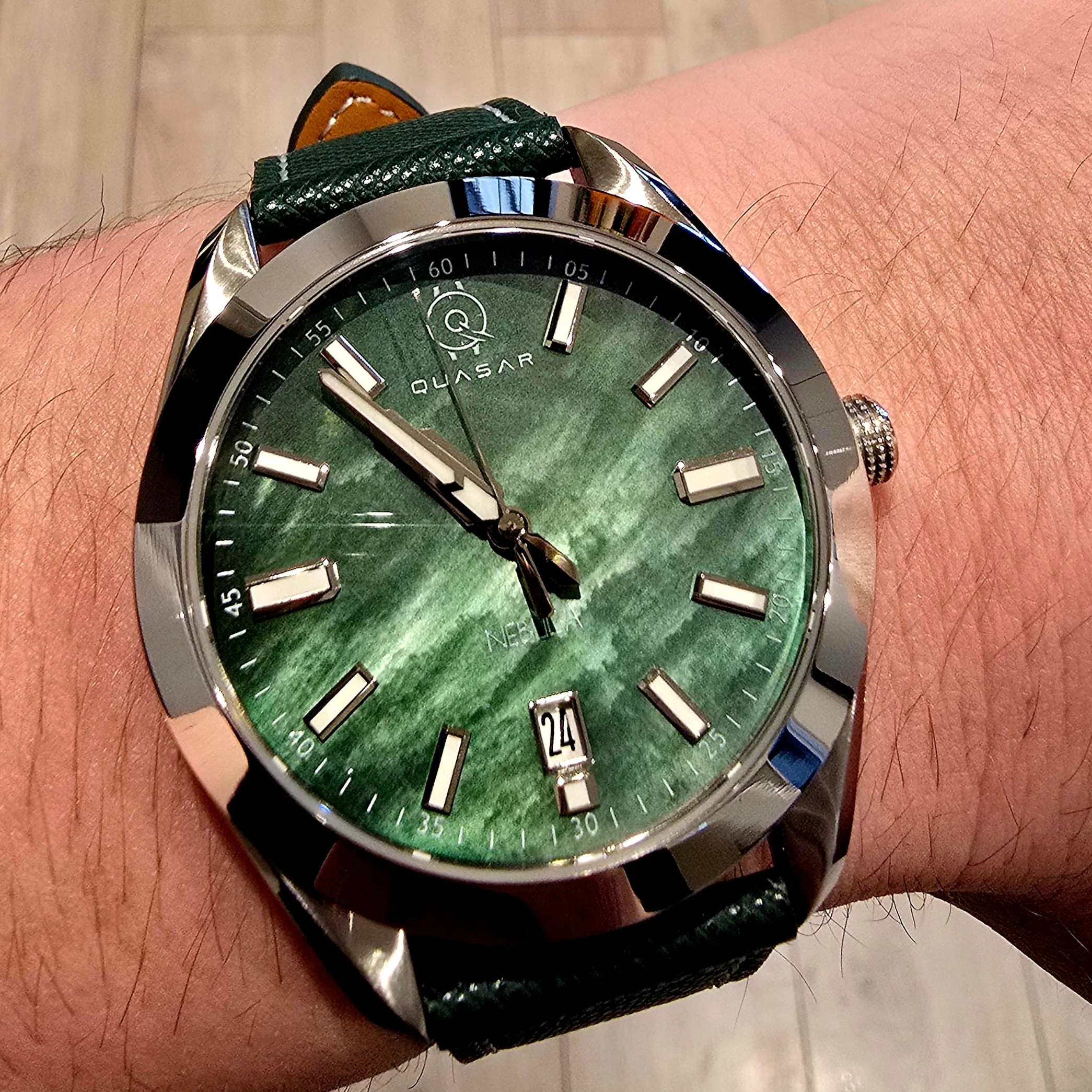 NEBULA Automatic Green Mother of Pearl thumbnail 2