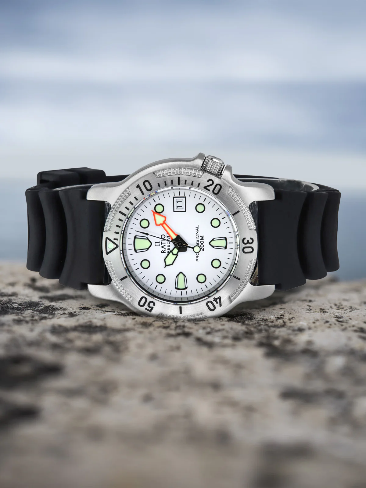 Ratio FreeDiver White Dial Quartz 22AD202-WHT 200M Men™s Watch thumbnail 2