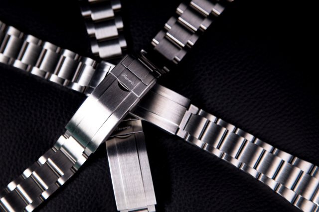 Reverie Diver - An Elegant & Functional Dive Watch thumbnail 2