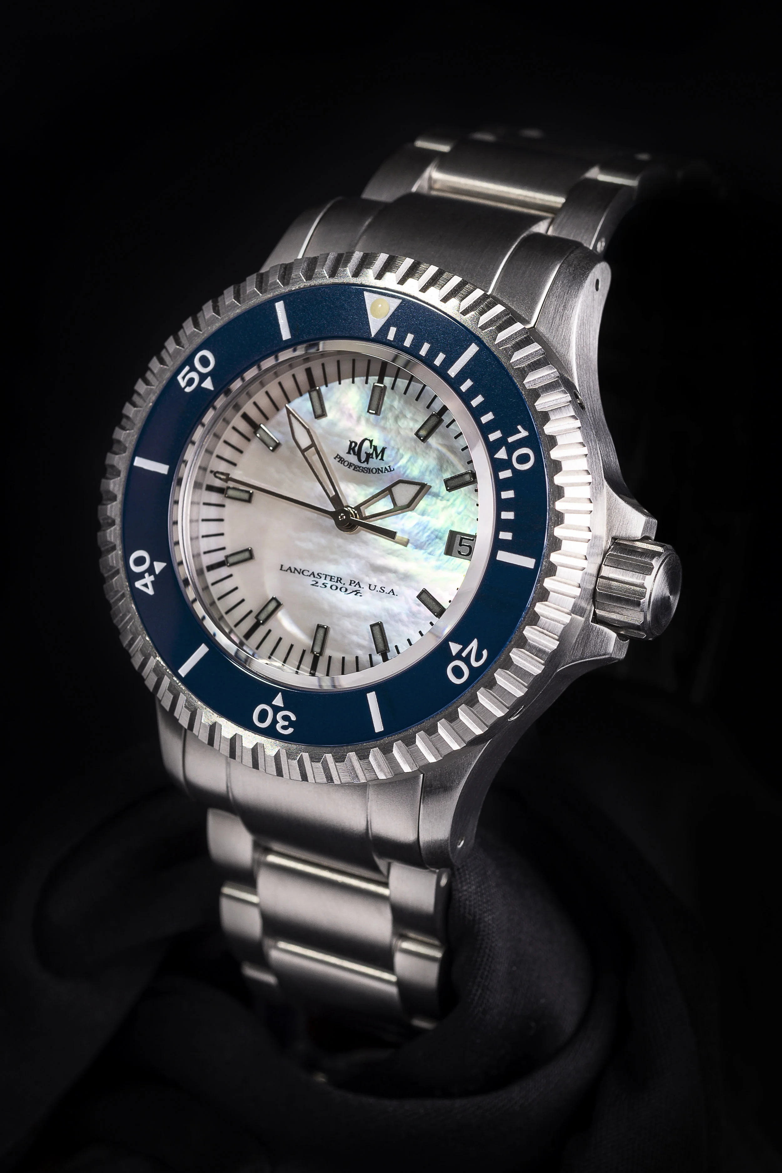 Model 300 Divers thumbnail 3