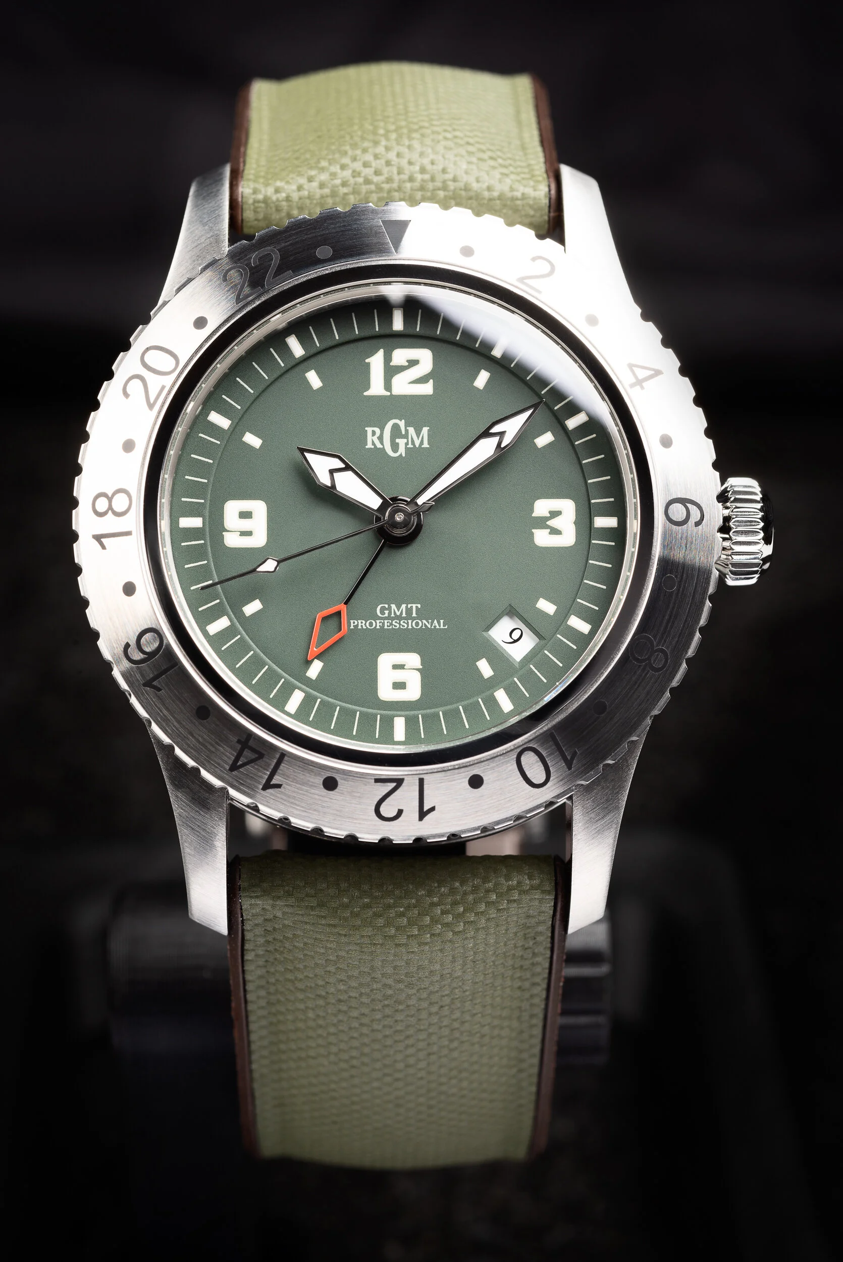Model 500 GMT thumbnail 2