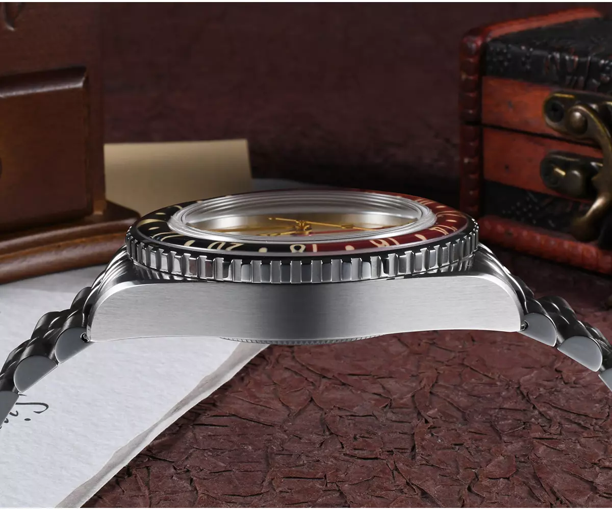San Martin Watches New SN005-B3 40mm NH34 Movement New Clasp GMT Mechanical Watch C3 Lume Aging Effect Dial 200M Water Resistant thumbnail 3