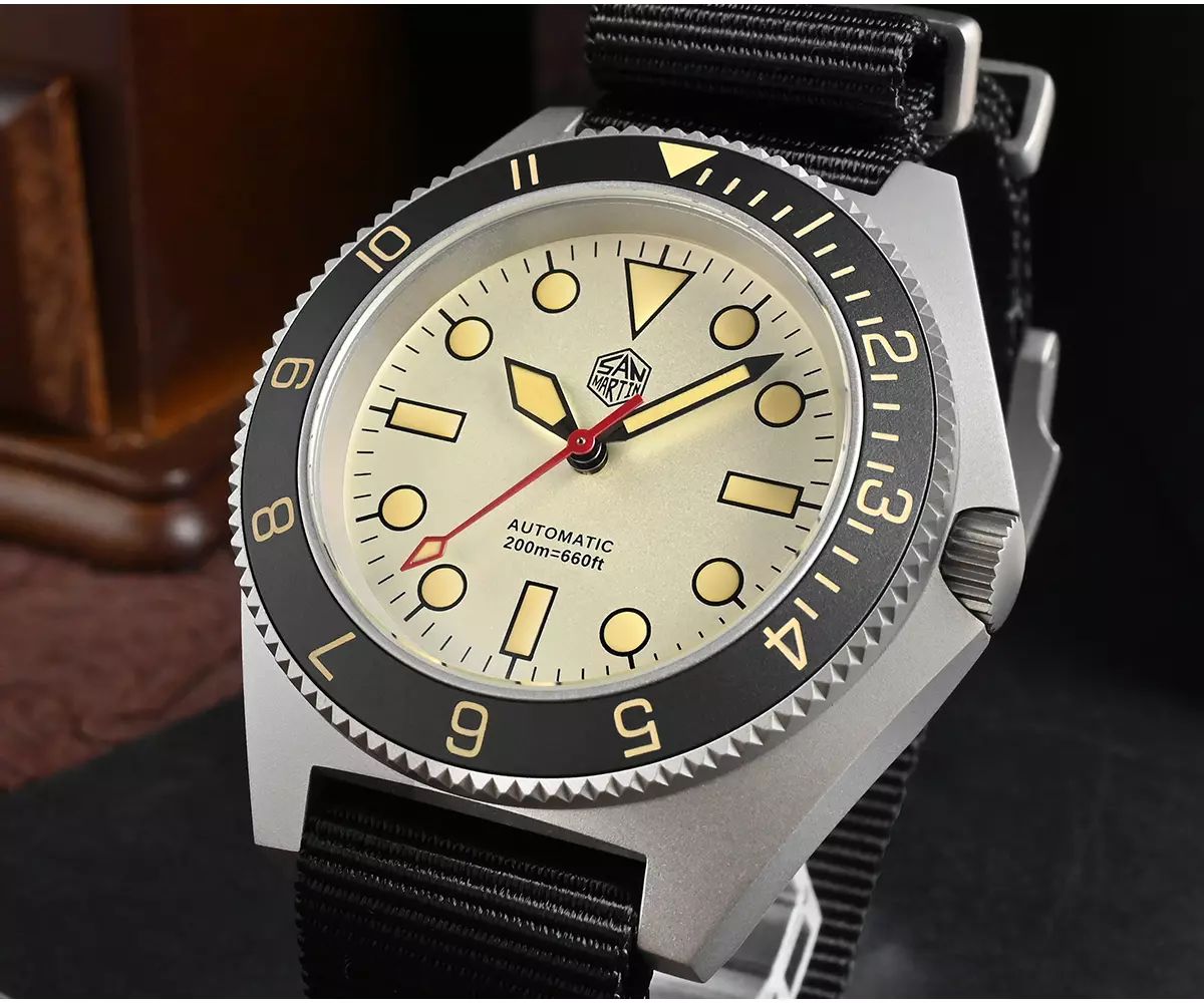 San Martin New 40mm Diving Watch NH35 Automatic Men Mechanical Wristwatch Sapphire Nylon Strap Luminous Waterproof 200m SN0123-B3 thumbnail 3