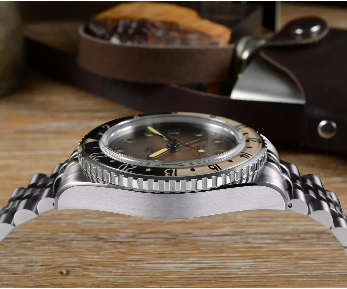 San Martin Watches New SN0134-G1 40mm NH34 Movement GMT Mechanical Watch C3 Lume Gradient Dial 200M Water Resistant With Stainless Steel Bracelet thumbnail 2
