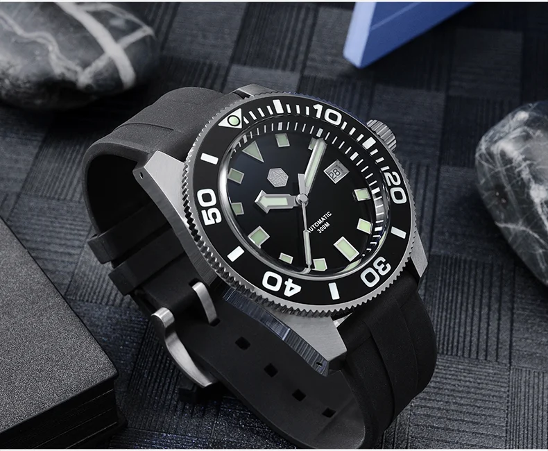 SAN MARTIN 300m waterproof diving watch mechanical watch original design watch SN056G thumbnail 3
