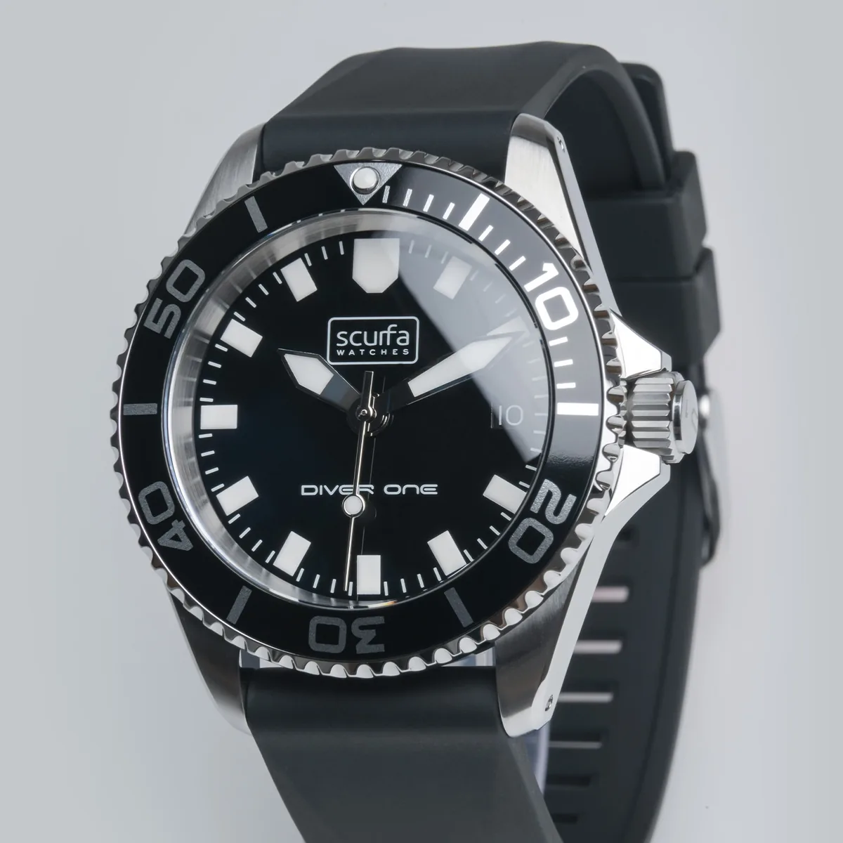 Diver One D1-500 Gloss Black selected view