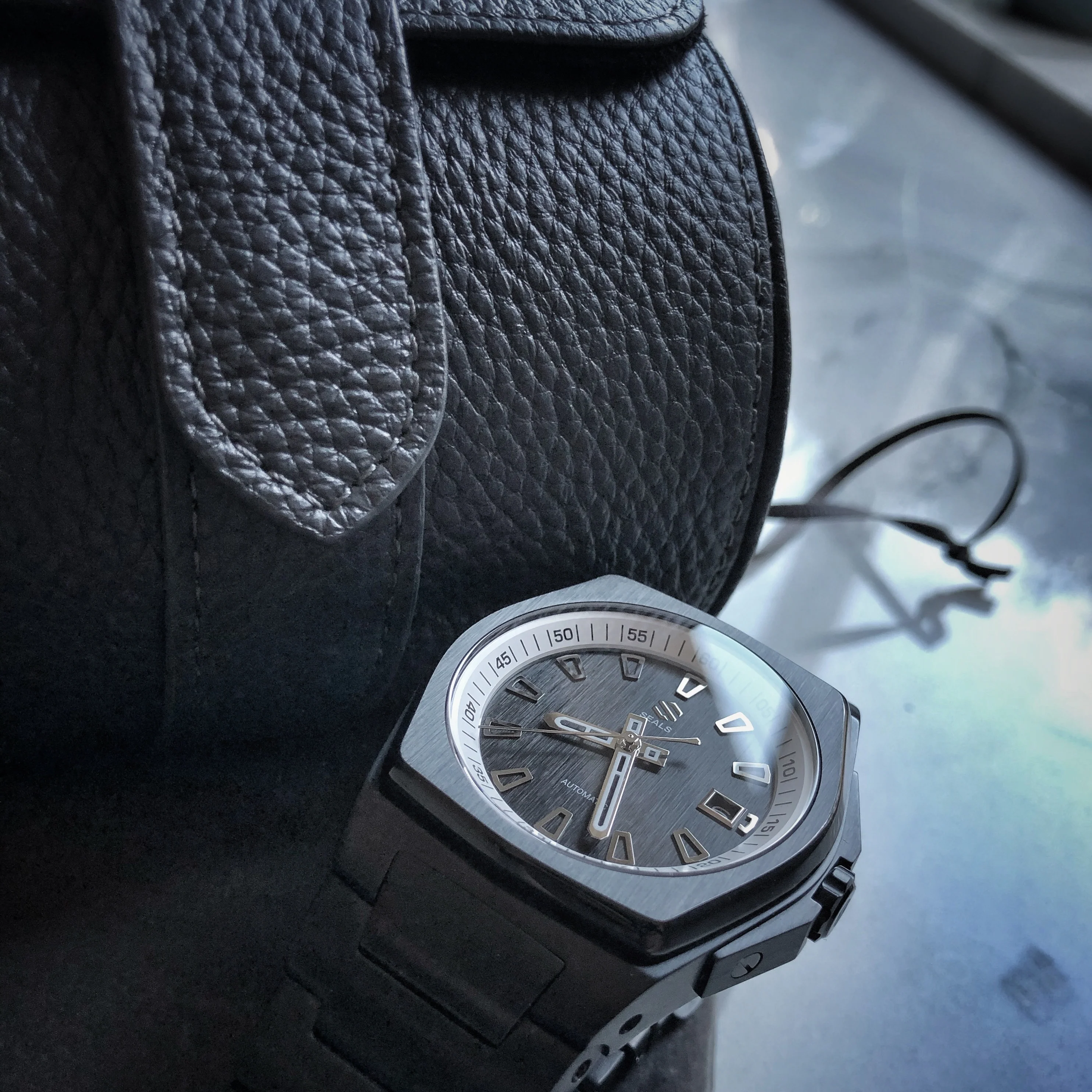 Jet Black With White Dial Ring / Brushed Black Dial on Bracelet thumbnail 3