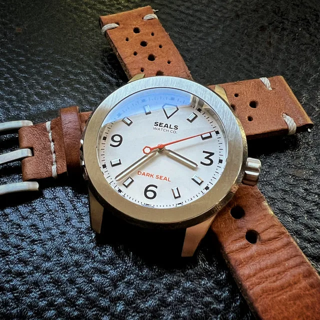 NEW: Dark Seal Automatic Sport Watch With Fixed Bezel selected view