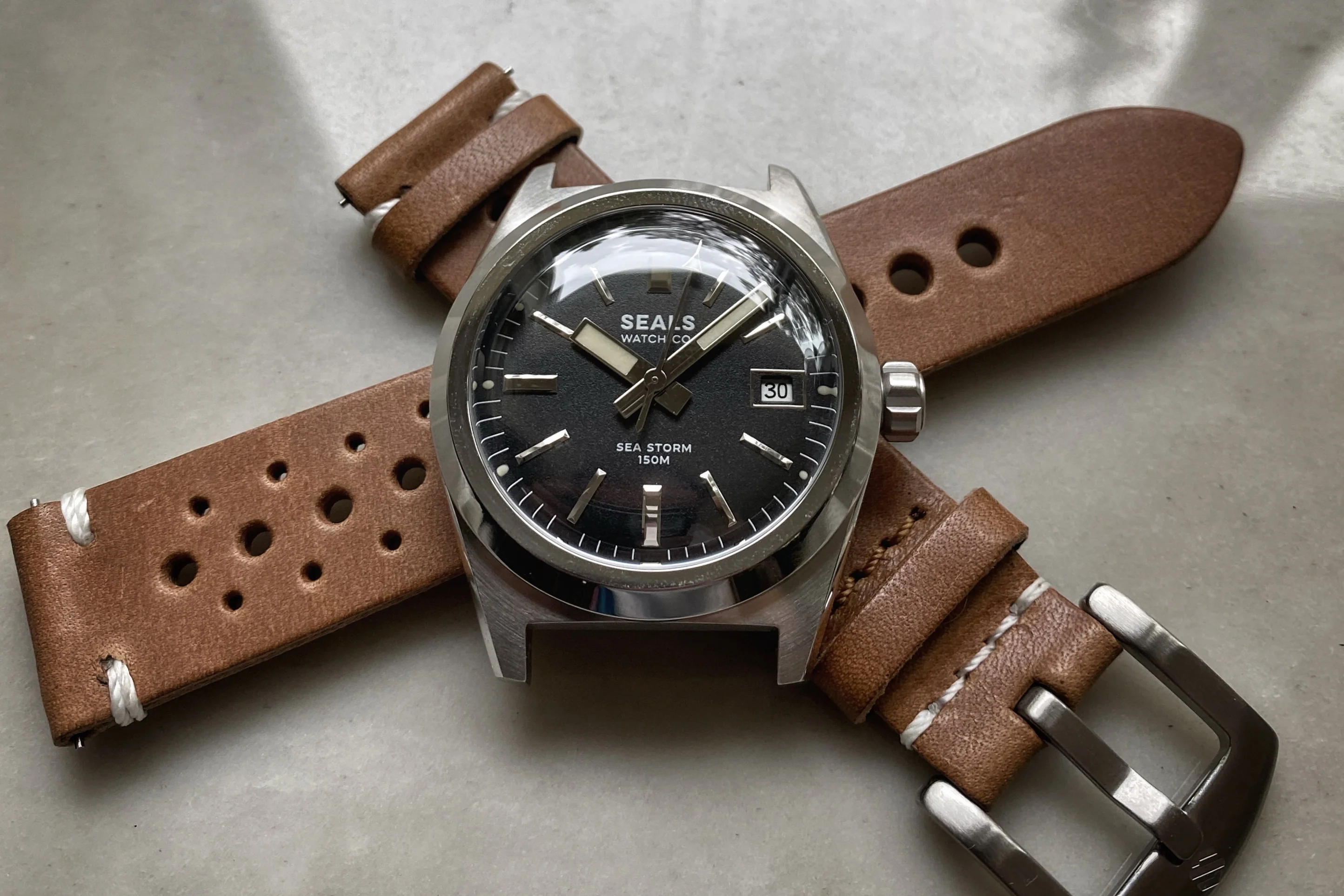 "Sea Storm" Dive Watch - Fixed Bezel - With Date thumbnail 2