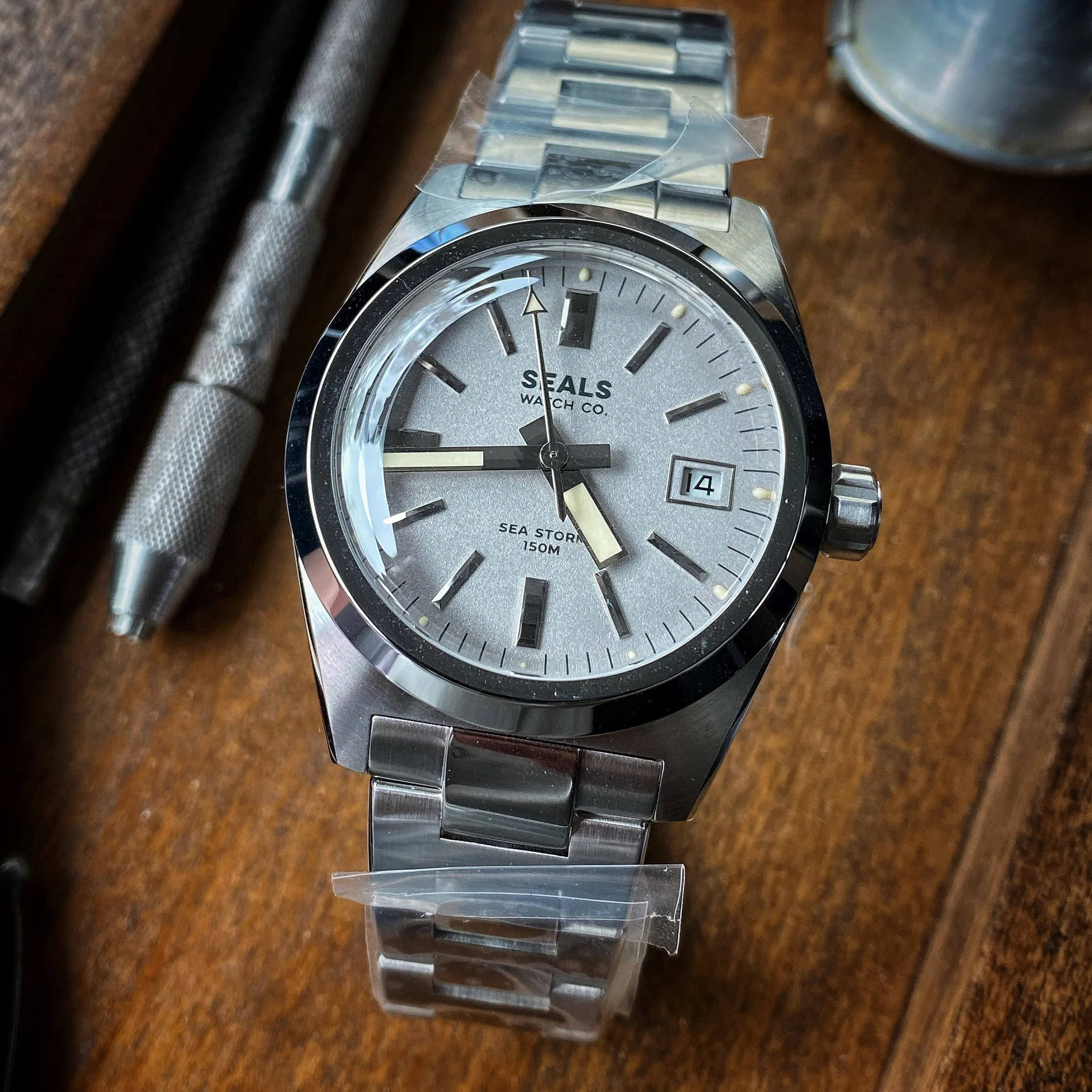 "Sea Storm" Dive Watch - Fixed Bezel - With Date thumbnail 4