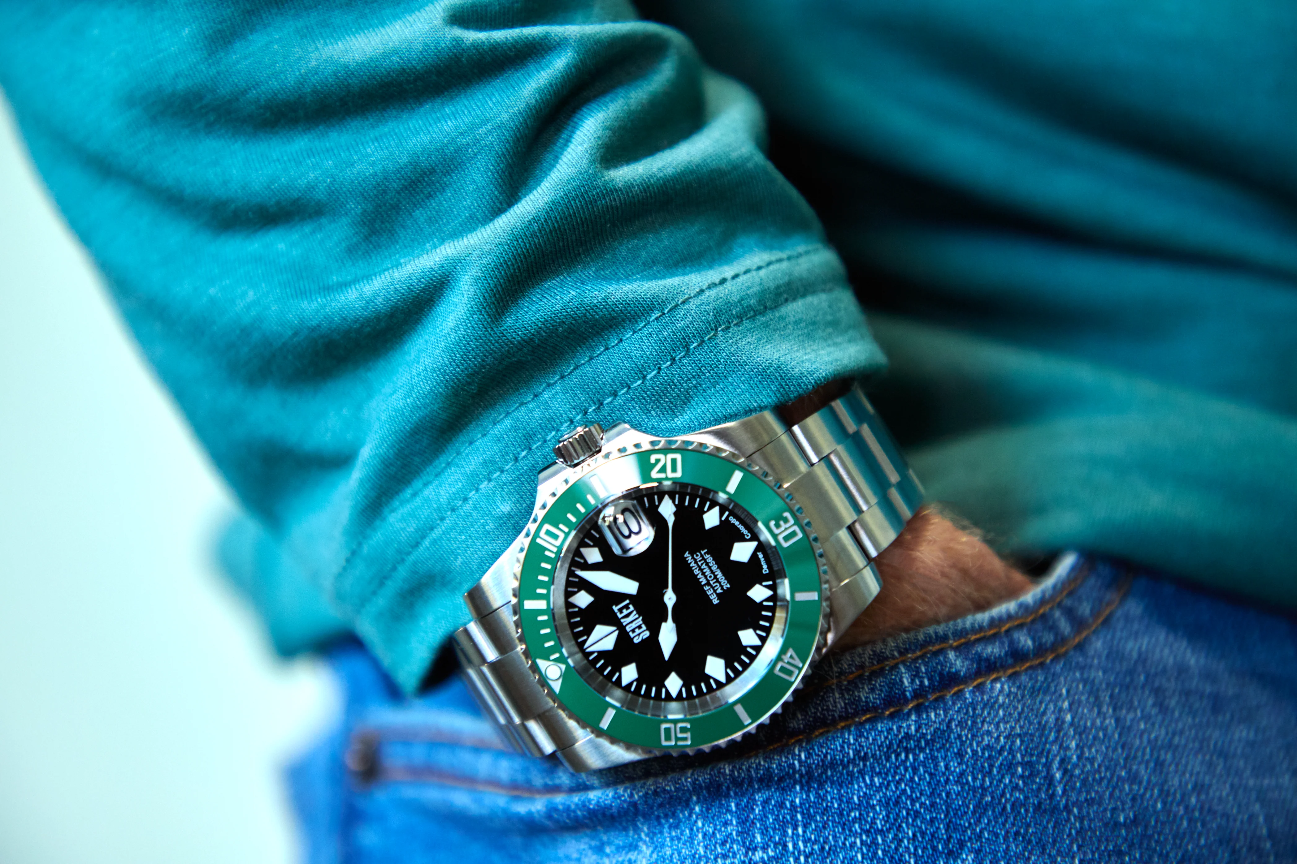 REEF MARIANA DIVER Black Dial Green Bezel 40MM thumbnail 2