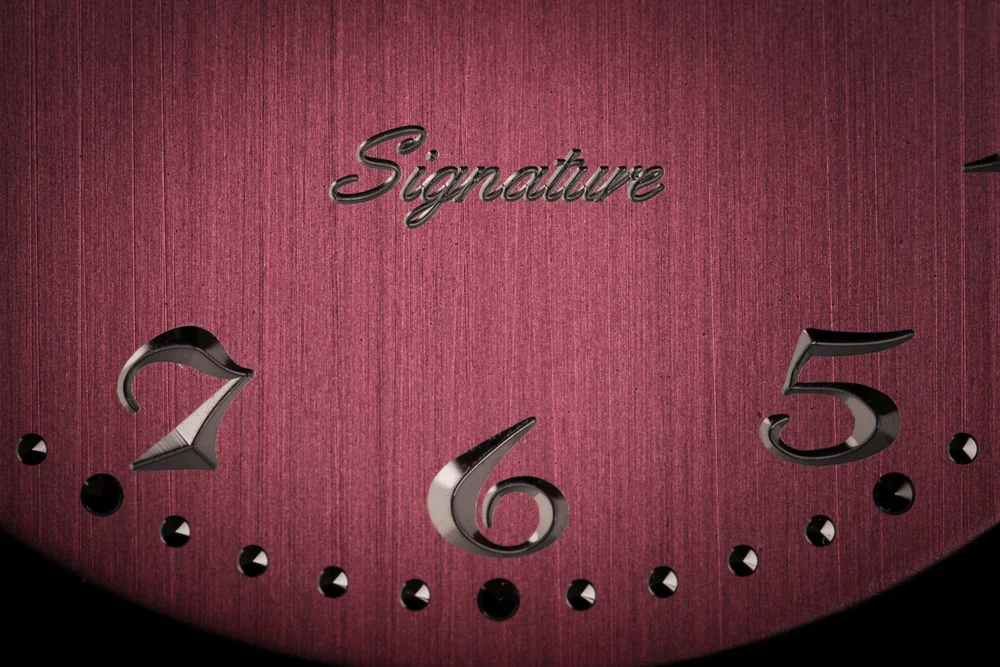 Red Signature NOW ¬999 thumbnail 2