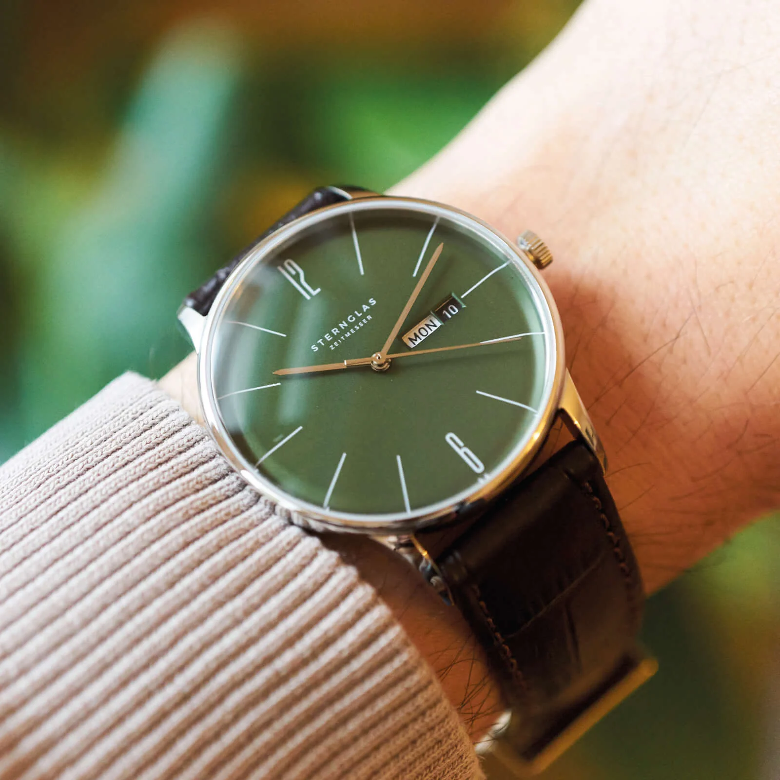 Berlin olive green thumbnail 2