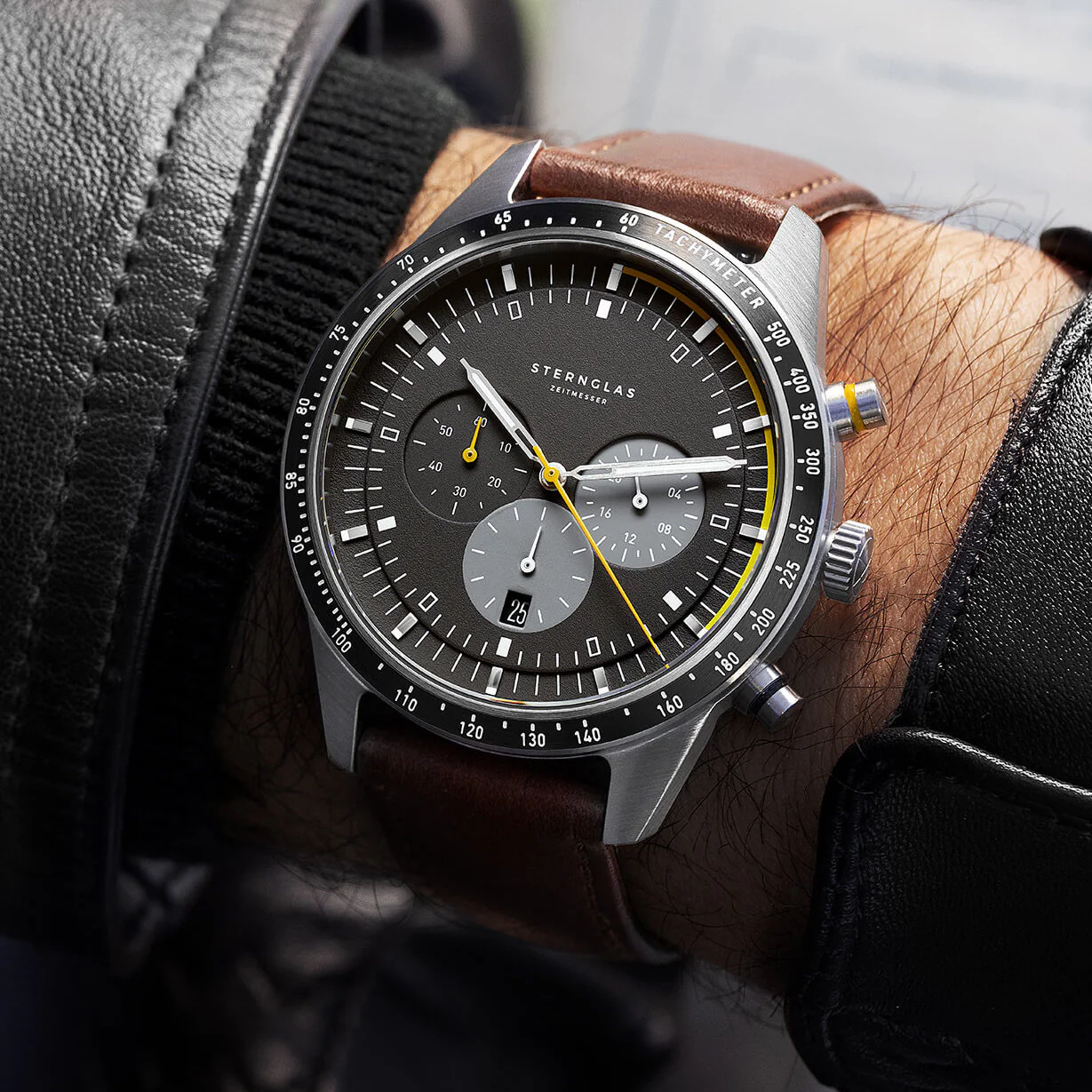 Tachymeter black thumbnail 2