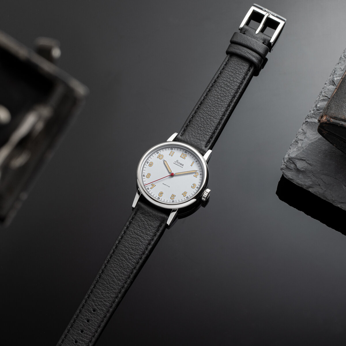 Partitio Classic white with red seconds hand thumbnail 4