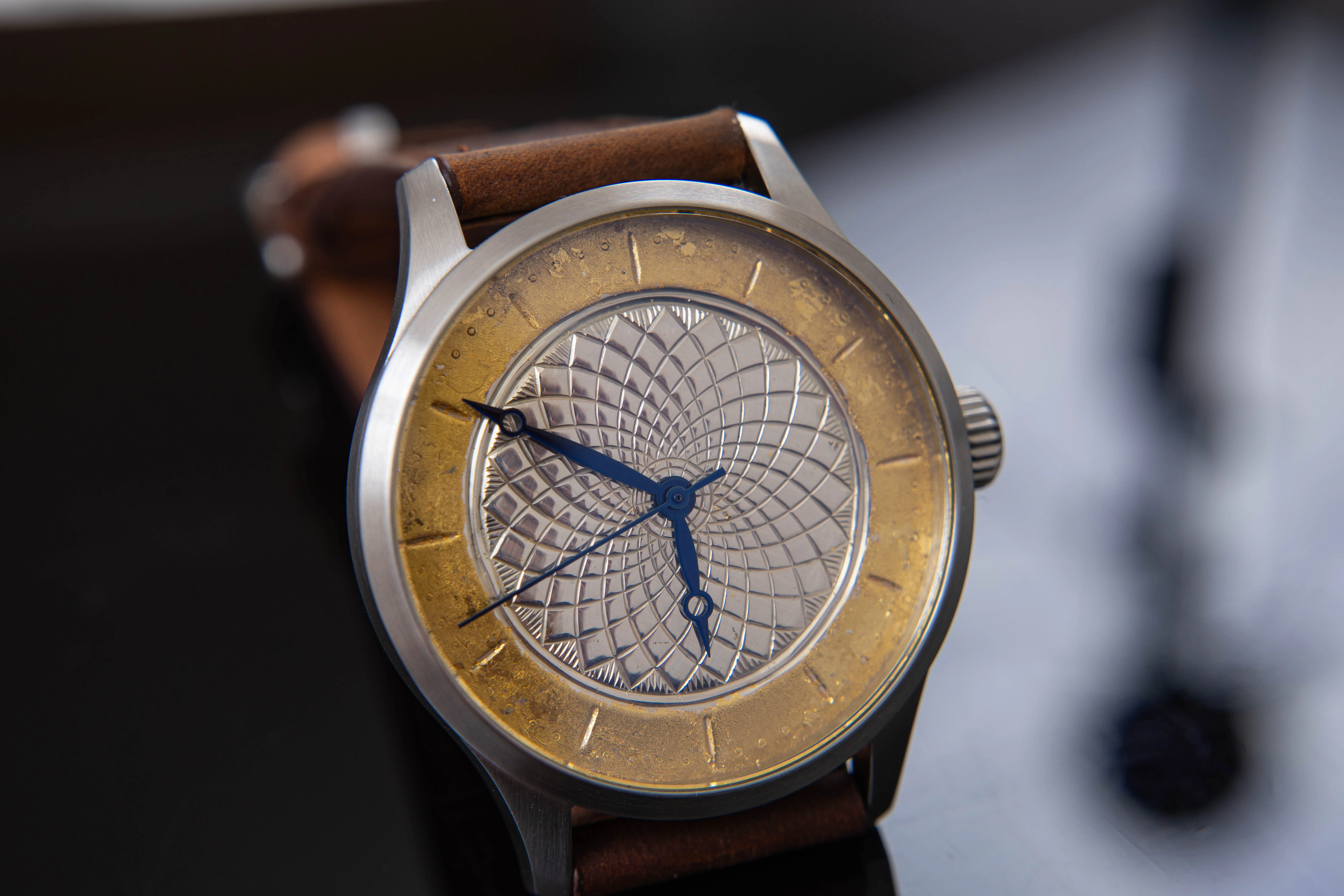 trenyo Freehand Guilloche in 925 silver and 22k gold leaf thumbnail 3