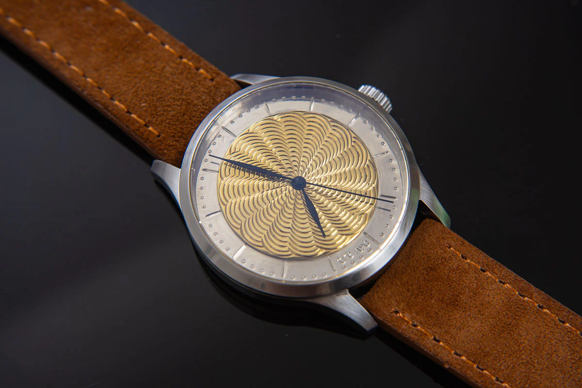 trenyo Two tone Guilloche thumbnail 3