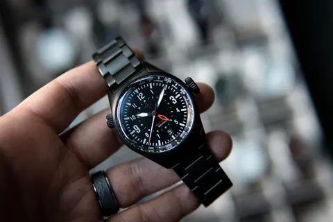 Balt-Pilot Worldtimer DLC Stealth Black