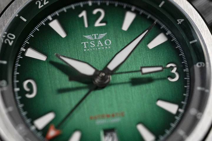 LEGACY STEEL GMT - GREEN FUME thumbnail 2
