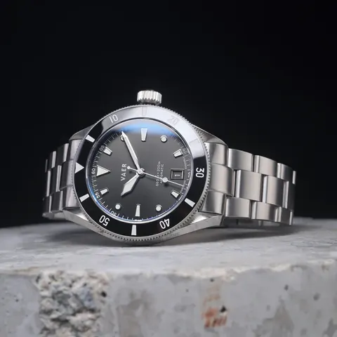 D5 Meridian Black Auto - 39mm USA