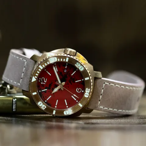 Bronze Crossfire - Red & Black Sandwich Dial