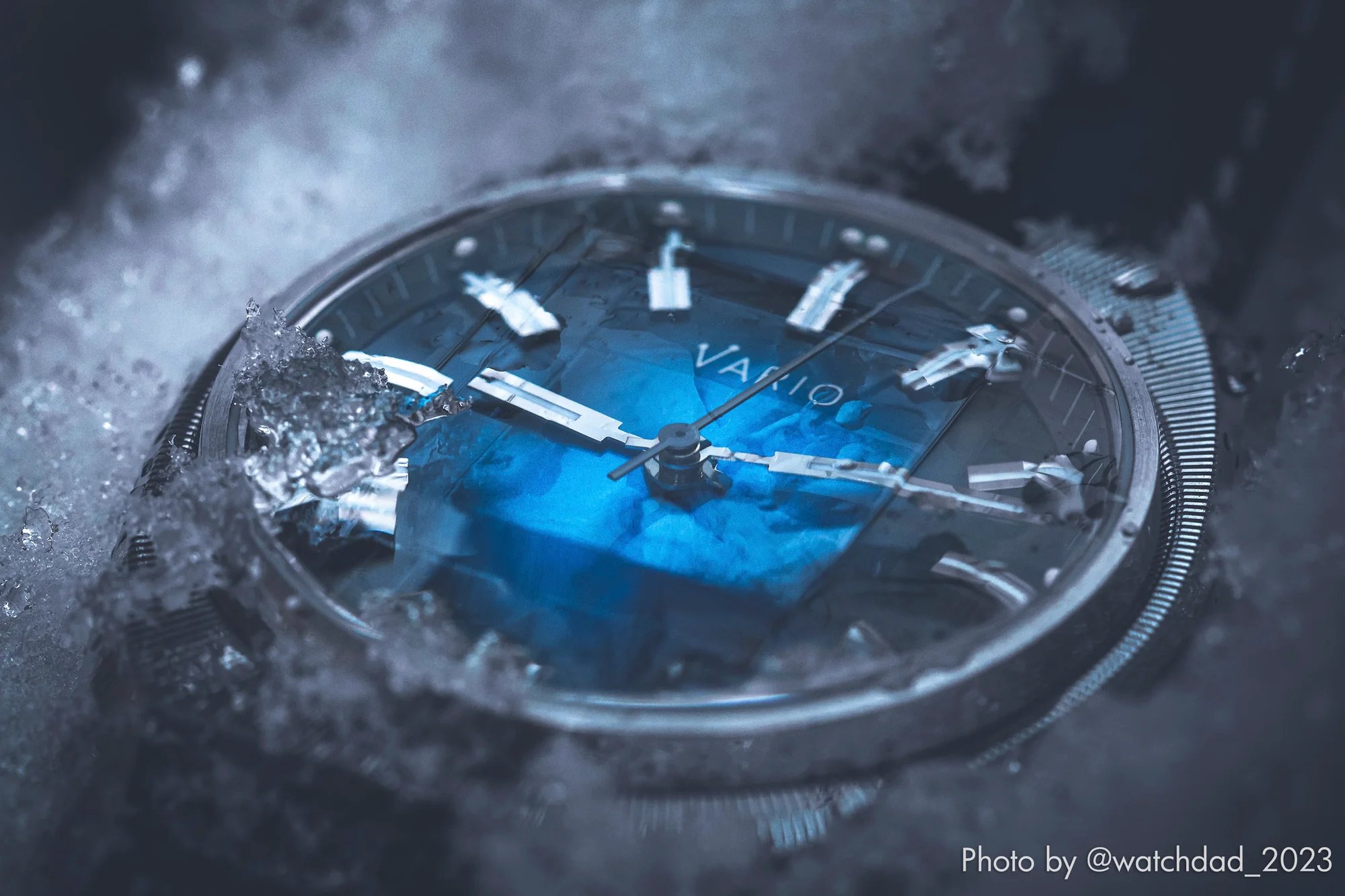 Vario Futurist Watch Sunburst Blue Fume Watch thumbnail 2