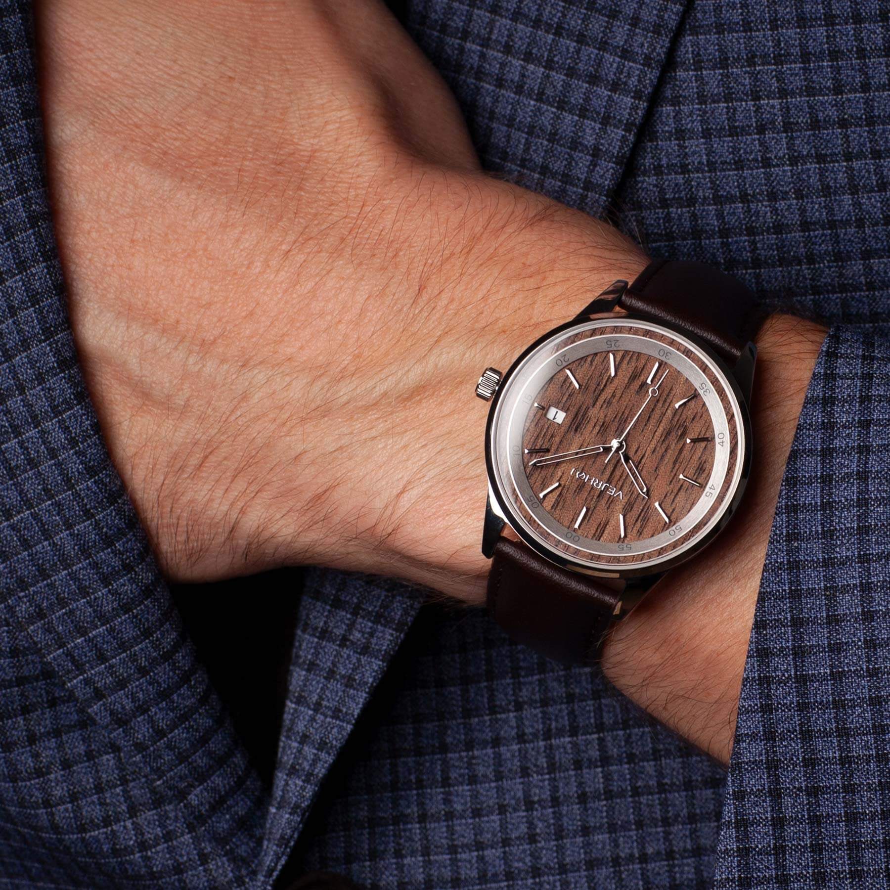 A04 | walnut (automatic) thumbnail 4