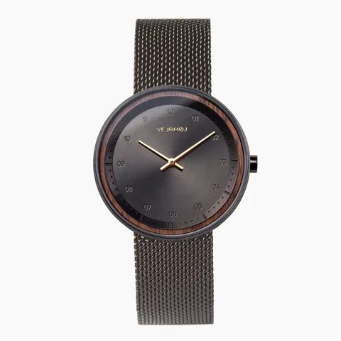 BLACK & GOLD