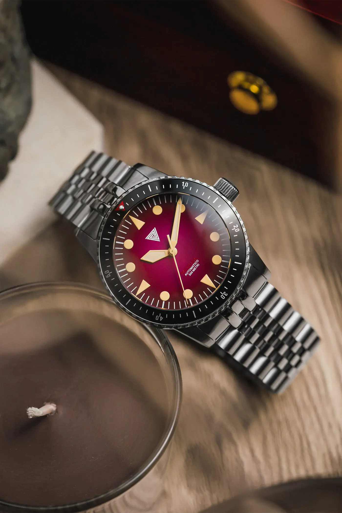 Vertigo Medusa Red thumbnail 2