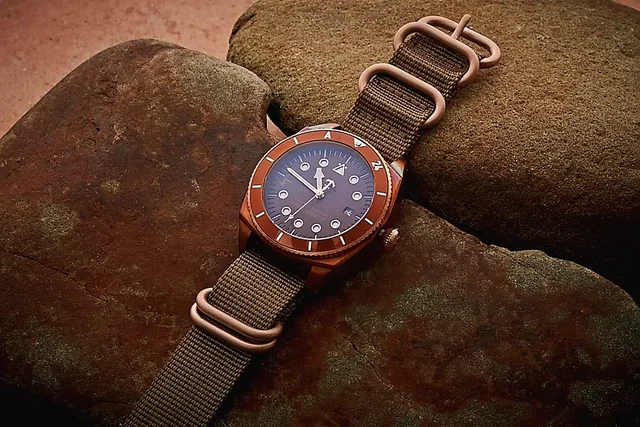 VIRIBUS UNITIS A24