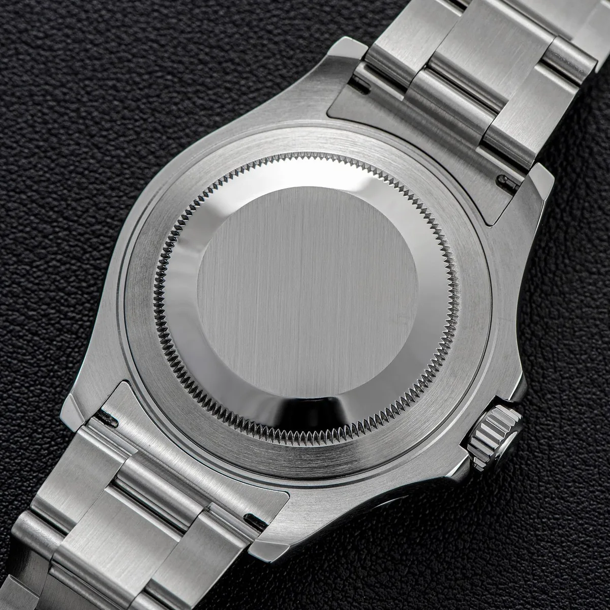 The Ocho - 40 mm diver watch automatic movement carbon blue selected view