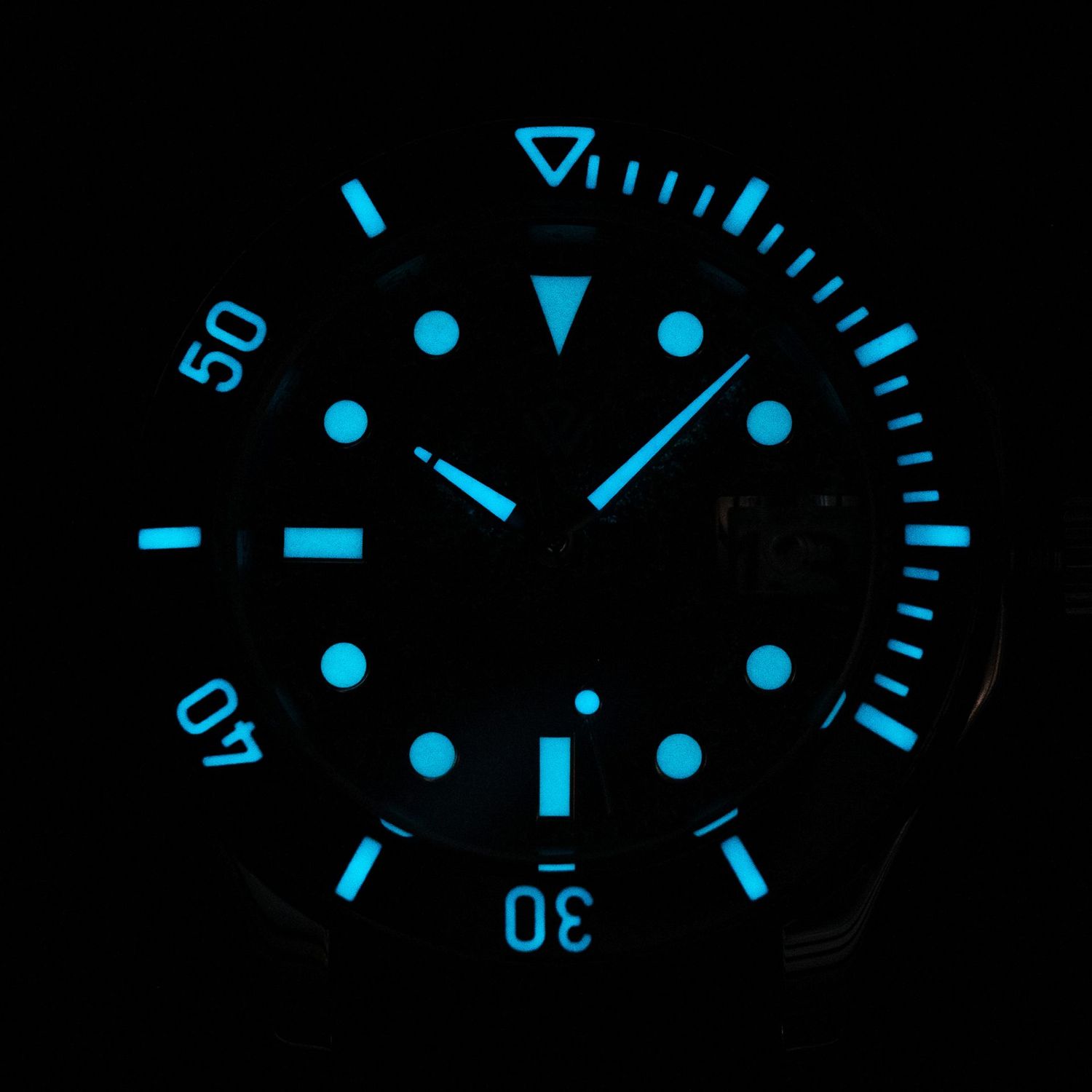 The Ocho - 40 mm diver watch automatic movement Red texture dial