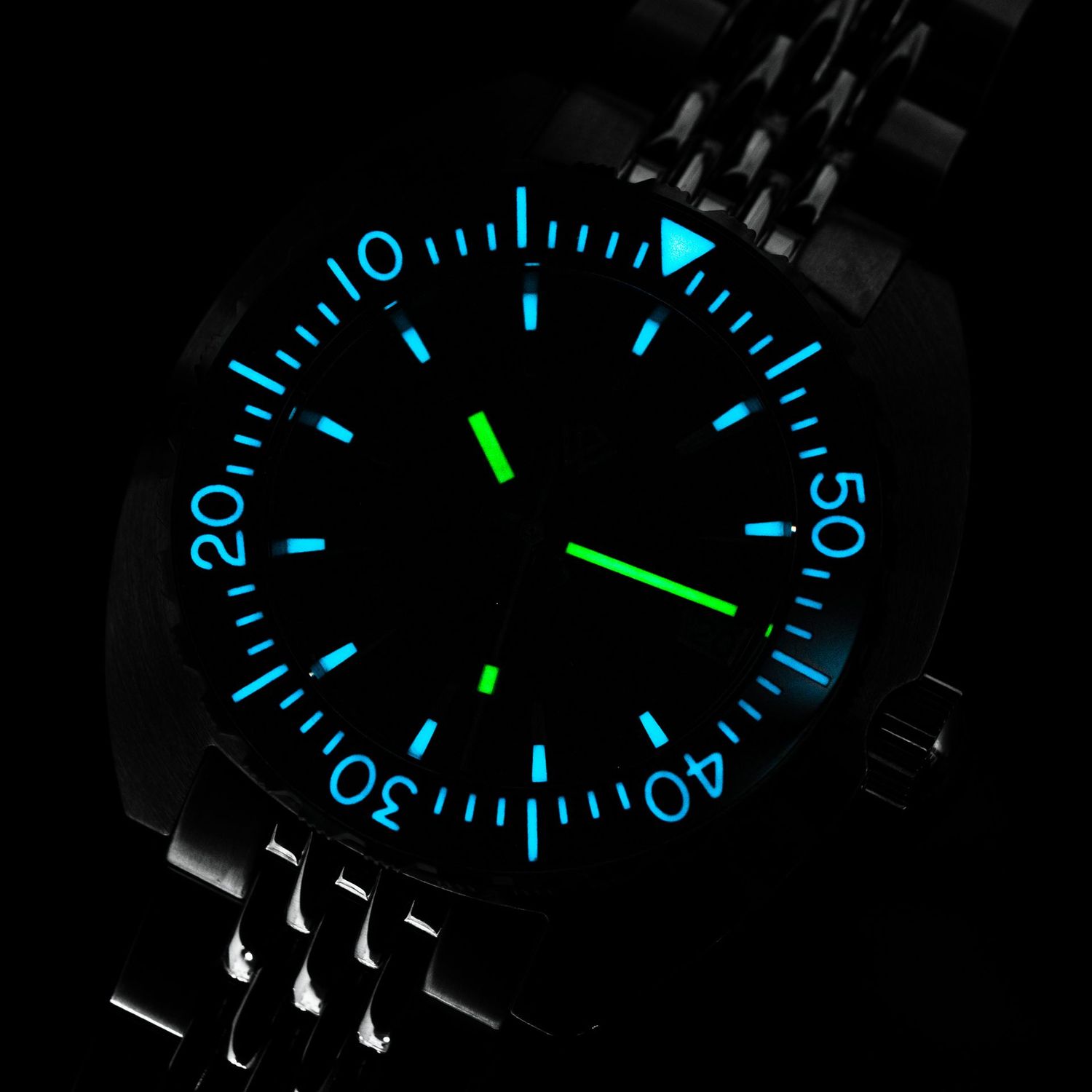 The Ocho - 42 mm diver watch automatic movement blue carbon thumbnail 2