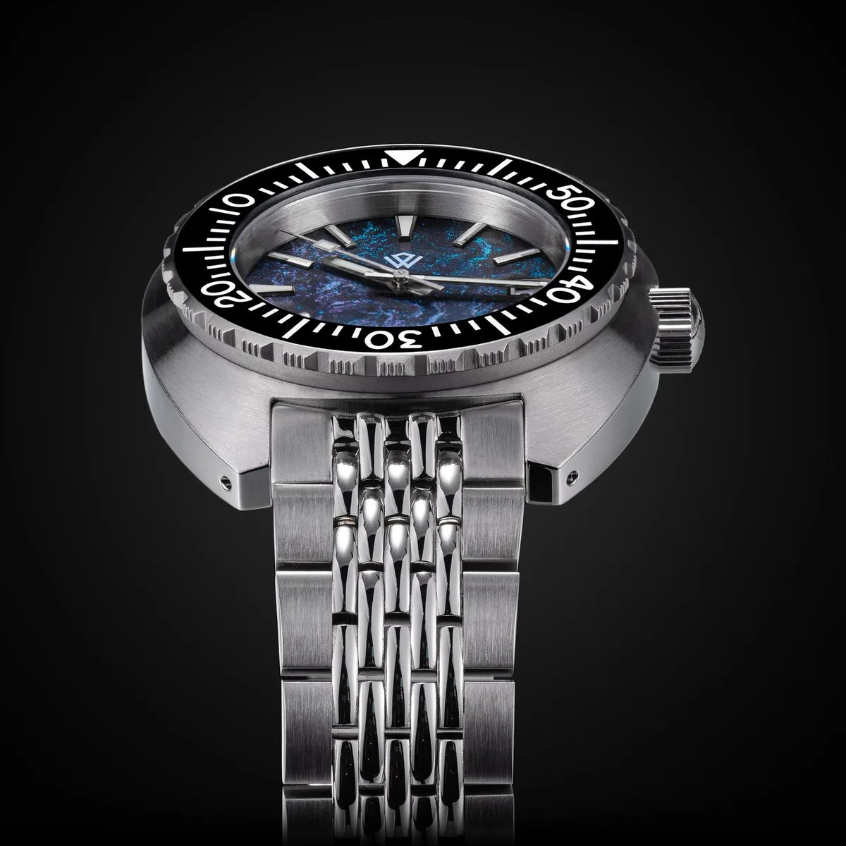 The Ocho - 42 mm diver watch automatic movement blue carbon selected view