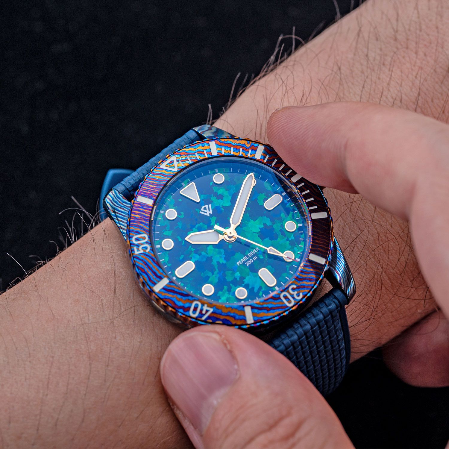 US STOCK Timascus Pearl Diver V2 - Dark Blue Opal (39 mm, 200 m) thumbnail 4