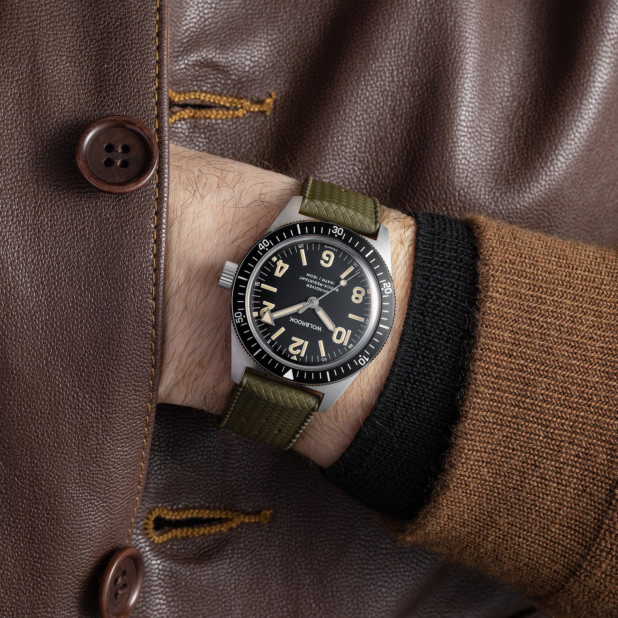 Skindiver Automatic Watch - Vintage Lum & Black Dial thumbnail 2