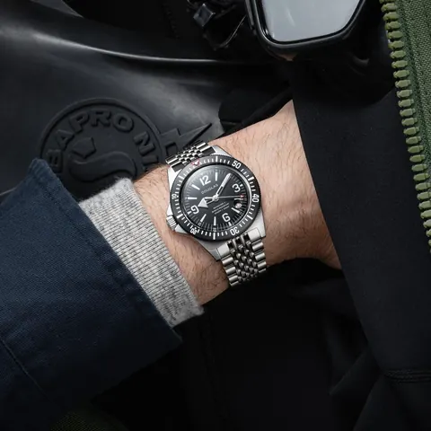 Skindiver II Professional Diving Watch - White Lum & Black Dial