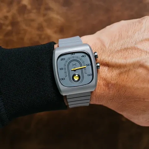 Retroscope Jump Hour Gray Yellow