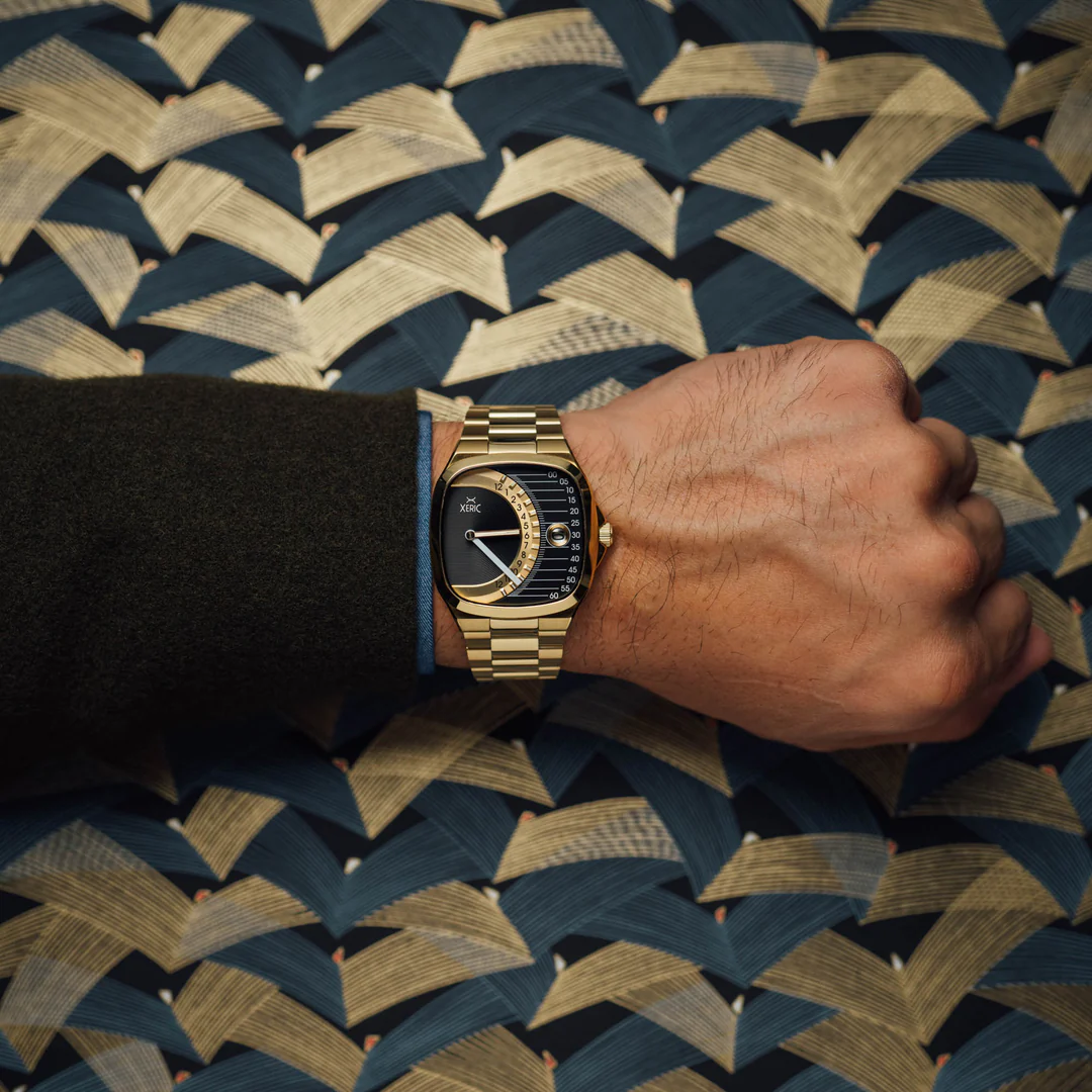 Timeline Retrograde Automatic Gold Black thumbnail 2